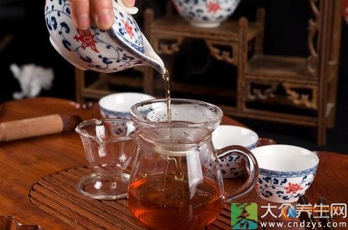 隔夜茶毒如蛇? 央视实验还清白