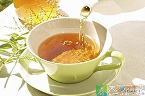 隔夜茶毒如蛇? 央视实验还清白